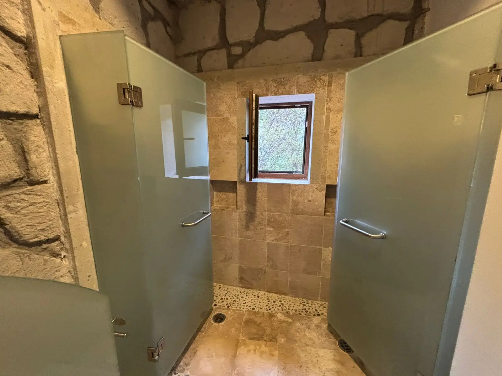 WhatsApp Image 2025-10-22 at 19.03.30 (1)